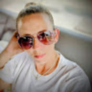 Meet your Posher, Connie